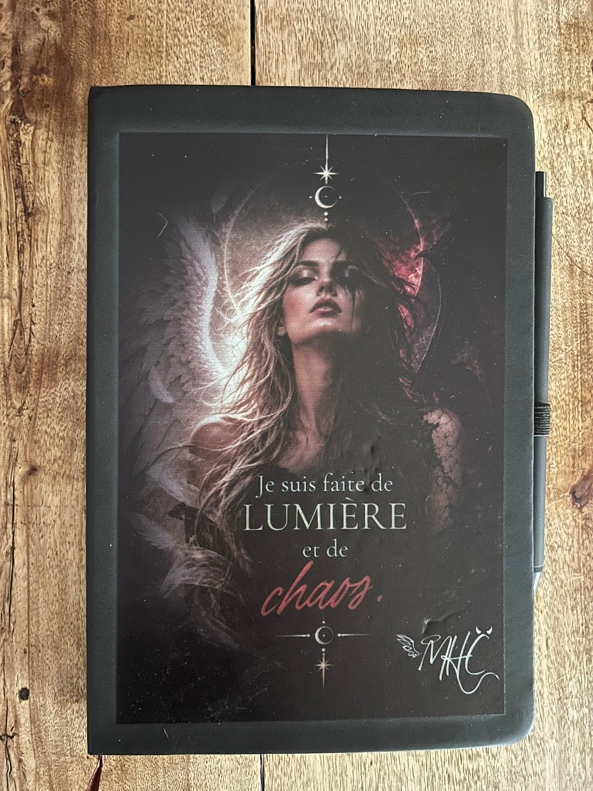 Cahier MHC Je suis faite de lumière et de chaos